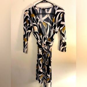 Gorgeous floral print wrap dress